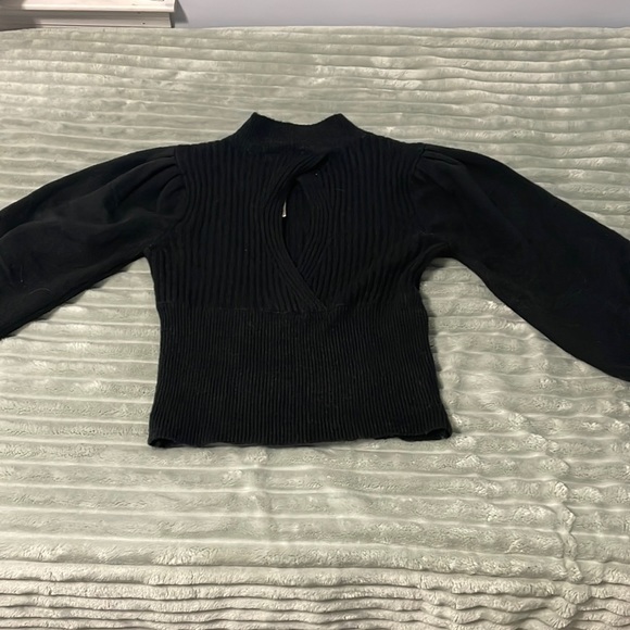 New with tags forever 21 keyhole sweater never worn - Picture 1 of 4
